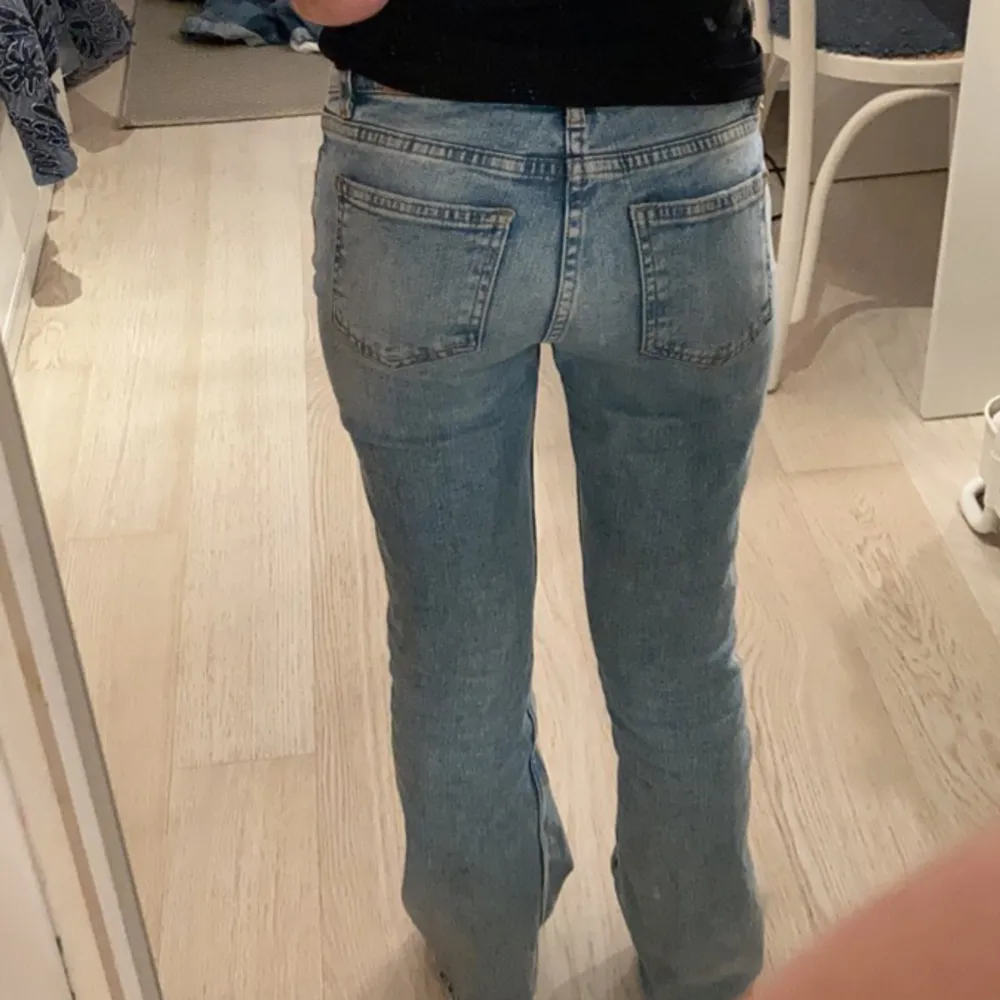 Jeans från Young Gina i storlek 146. Jeans & Byxor.