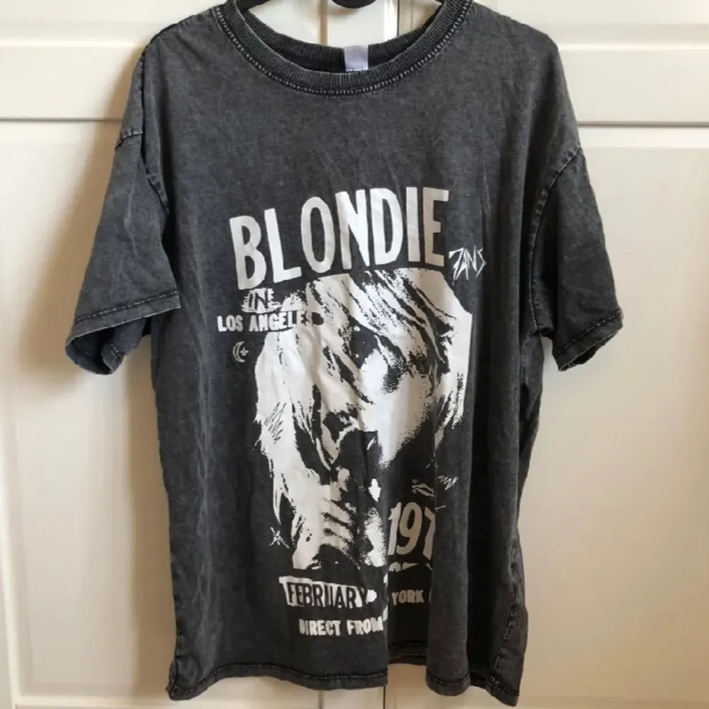 Blondie+Cargo. T-shirts.