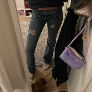 Utsvängda jeans  - Super snygga utsvängda diesel Jeans som tyvärr har blivit för små ❤️❤️midjemåttet 38 rakt över, innerbenslängden 86