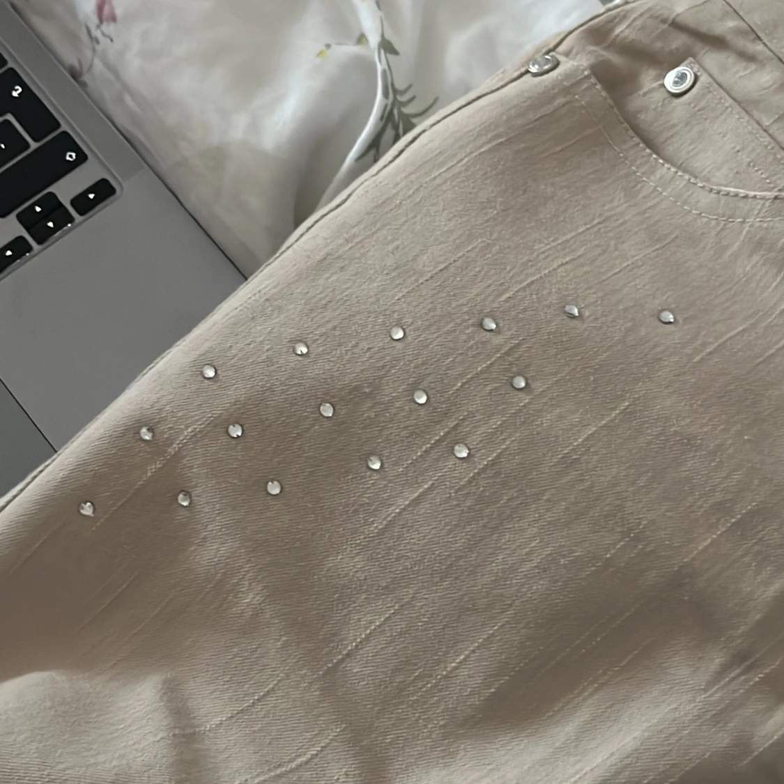 lågmidjade beige jeans - 91