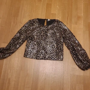 FEST TRÖJA  - En fin ny fest blus