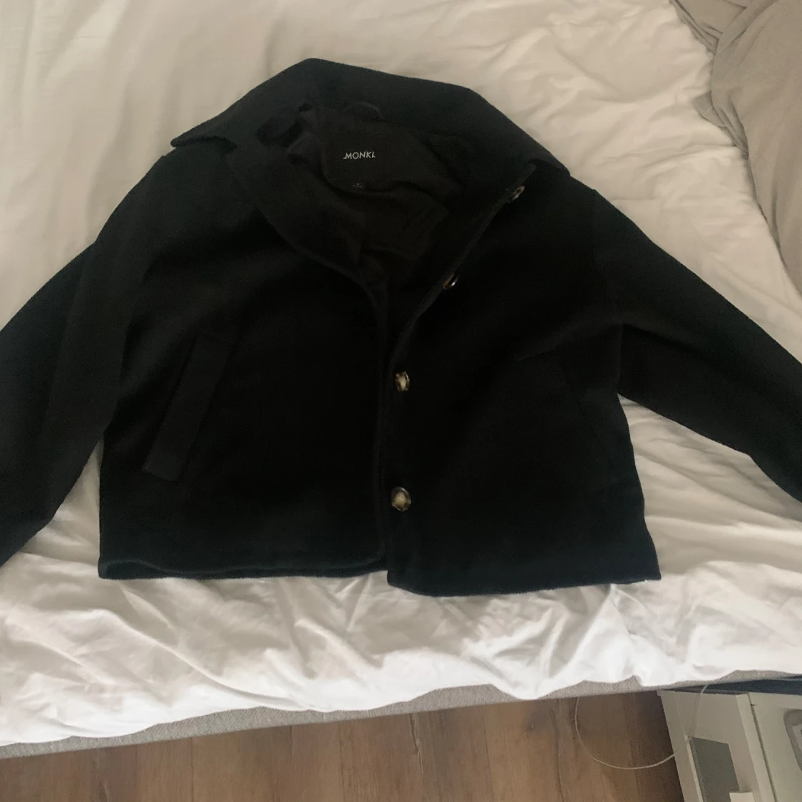 kort, svart kappa - 90