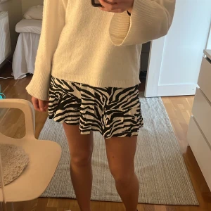 zebra kjol - cool zebramönstrad kjol🦓jag har vikt upp den i midjan