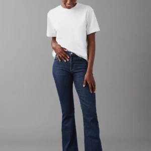 Full length flare jeans - Full length flare jeans från Gina tricot💓 Nyskick, aldrig använda 🌟 Nypris 499 kr men säljer för 300 kr + frakt 🌷 Kontakta privat för egna bilder 