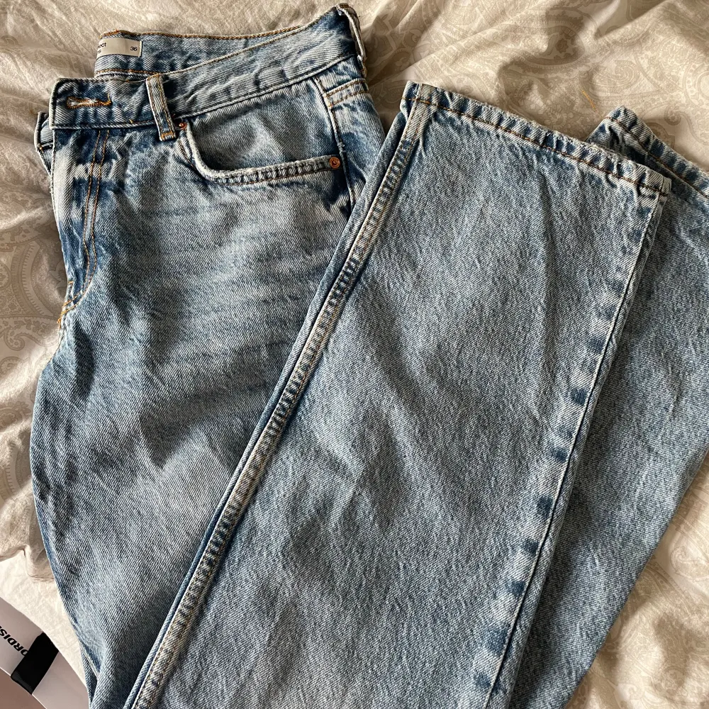 jättefint skick, använda fåtal ggr köparen står för frakt!. Jeans & Byxor.