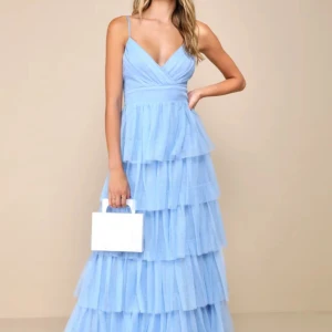 Drömmigaste balklänningen!  - Världens finaste balklänning! Säljer då jag köpte två olika storlekar! 