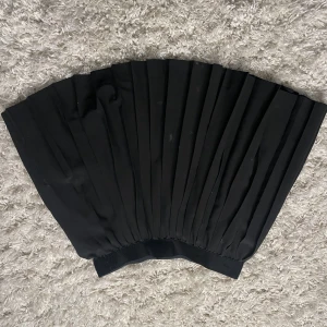 Svart kjol  - Kontakta vid frågor eller mer bilder 😊