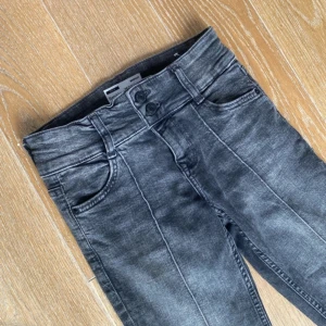 Super fina bershka jeans - Super fina bootcut jeans från bershka. Slutsålda så finns inte att köpa.