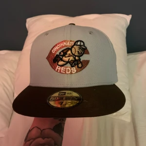 Keps - New Era keps som bara har legat på en hylla, aldrig använd och är i nyskick