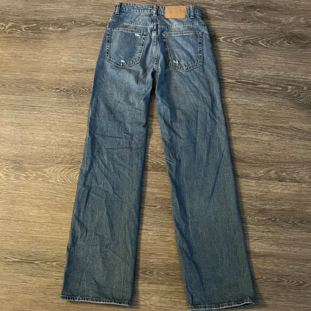 jeansen är från hm divided hittade dem när jag rensade min garderob och dem är tyvärr för små för mig.. Jeans & Byxor.