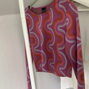 Tight fin tröja - Har använt fåtals gånger och kommer tyvärr inte till användning 