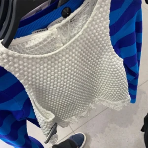 Stickat linne - Super fin topp som man kan bära bara för sig eller som en undertröja!💓