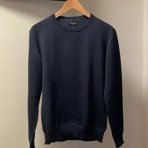 Tunn mörkblå sweatshirt från Sand Copenhagen i bra skick! (stl S)  