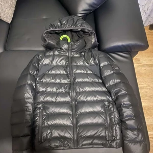 Kevin clean jacka - Liten för mig och knappt använd 