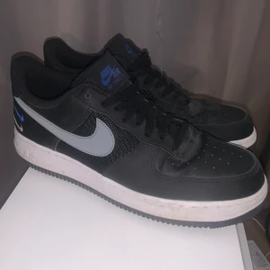 Nike airforce - Bra skick, använda ett få gånger under sommarn. 