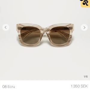 Chimis 08 - Säljer mina chimis i stl 08 då jag inte tycker att jag passar i dom. De är precis som nya och jättefina. Kom privat vid intresse eller fler bilder💖