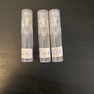 Parfymsamples på nicheparymer  - Säljer tre 2ml Samples på Parfums De Marley Sedley, Aqua Di Parma Fico Di Amalfi och BDK Citrus Riviera. Ett spray har använts på samtliga. Alla Samples är väldigt fina och populära sommarparymer perfekt nu när sommaren är nära☀️ 50 st alla för 135 kr