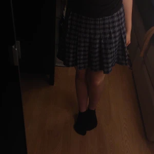 Kjol - Marin blå rutig kjol