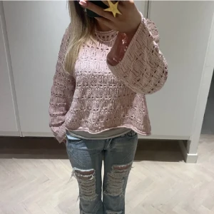 Virkad Rosa tröja - Säljer denna virkade rosa tröja pågrund utav jag inte har användt mig utav den ❤️