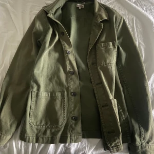 Grön jeansjacka - Superfin jeansjacka i storlek xs men passar även s💕
