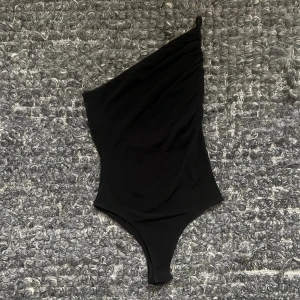 Body - Jättefin snedskuren body. Aldrig använd 💕