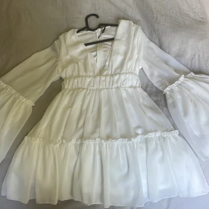 Klänning - Helt oanvänd klänning