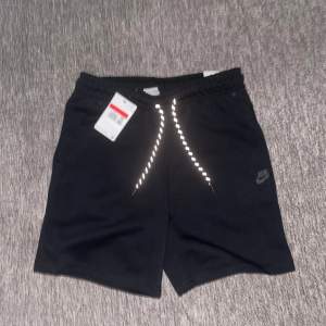 Nike tech shorts i rep kvalite aldrig använt