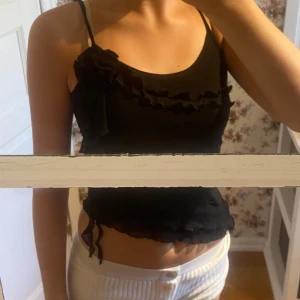 Svart linne - Jättefin och festlig men har inte kommit till användning 