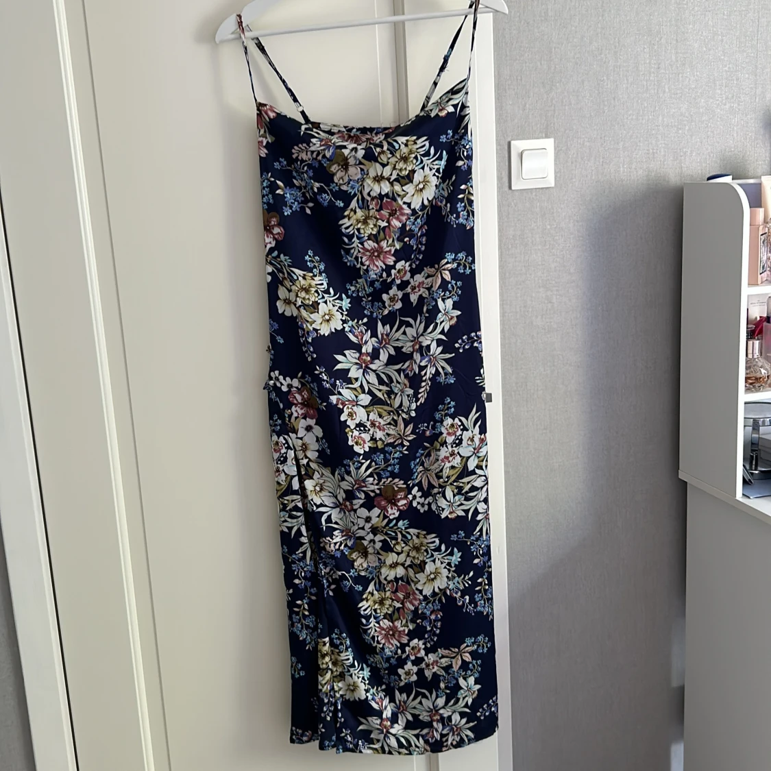 En somrig silkes klänning! - 92