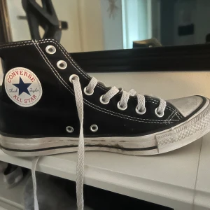 converse - rätt använda 💘💘pris kan diskuteras!!! de tvättas SÅKLART innan de fraktas!