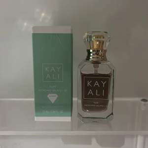 Kayali yum pistachio gelato parfym i 10 ml. Nypris 349 kr