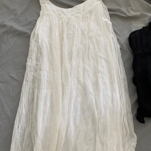 Vit söt klänning - Vit klänning som är jätte söt och bra att ha till sommaren💋