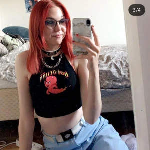 Somrig topp  - Normal i storlek och bra skick 