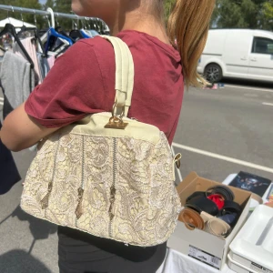 Väska - Super snygg unik väska passar till mycket !🩷