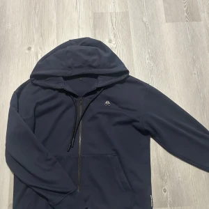 Moose Knuckles Kofta - Helt ny. Använd 1/2 gånger.   Lite stor i storleken 