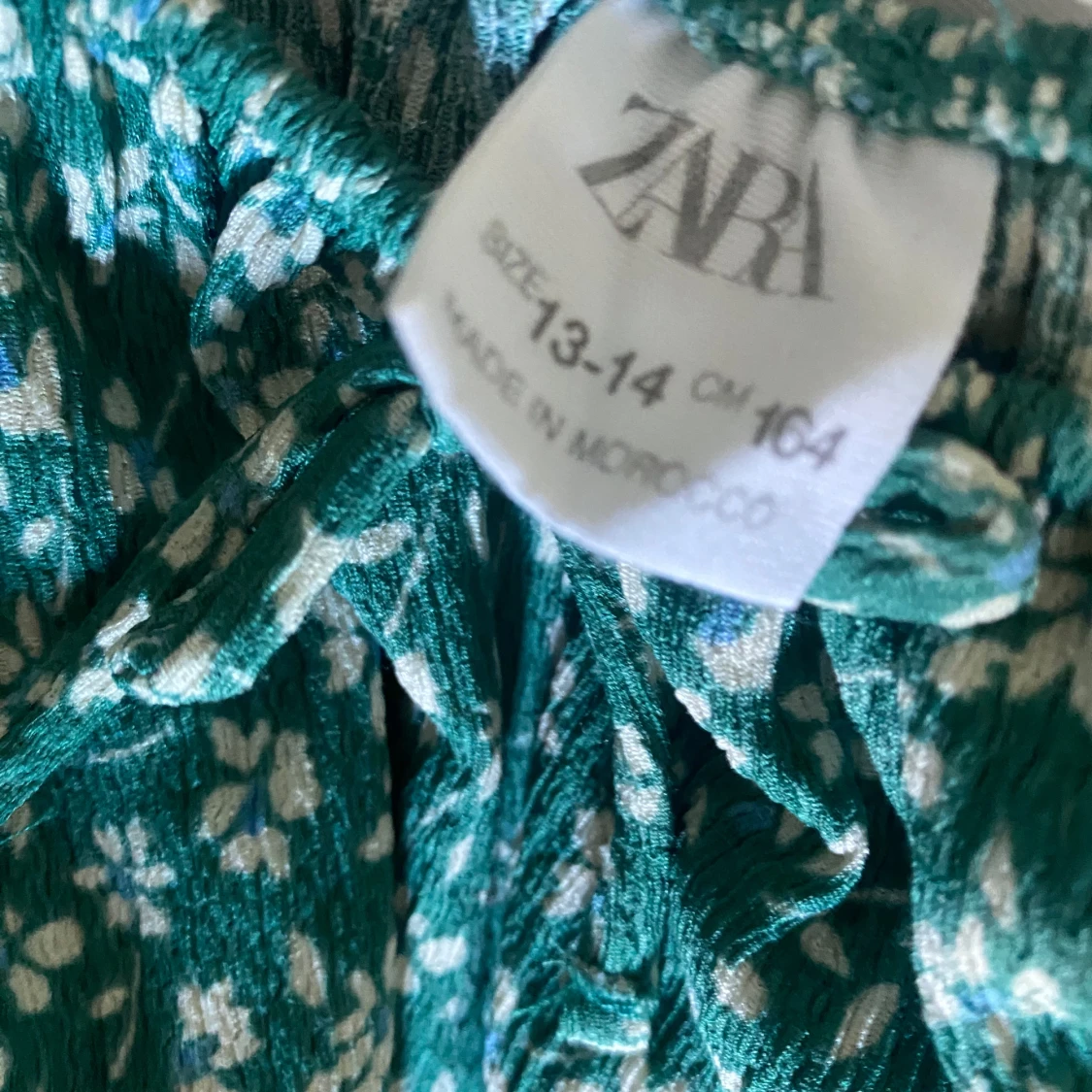 Grön blommig klänning - 23