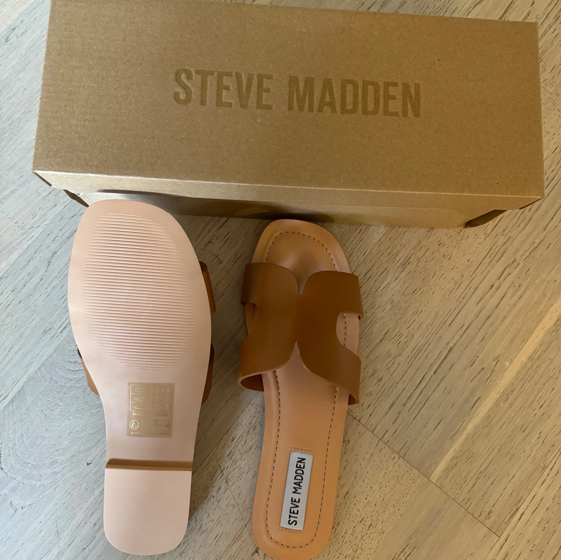 Steve Madden - Platta sandaler (nya) - 93