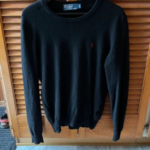 Ralph lauren sweatshirt  - Säljer en fin Ralph lauren sweatshirt.