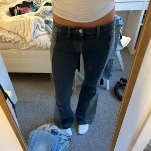 Coola jeans  - Super snygga 💕 waist 27 Innerbenslängden: 83 cm Midjemåttet: 38 cm