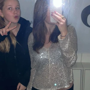 Fest topp! - Super fin fest topp i strl S❤️inga defekter och andvänd fåtal gånger!