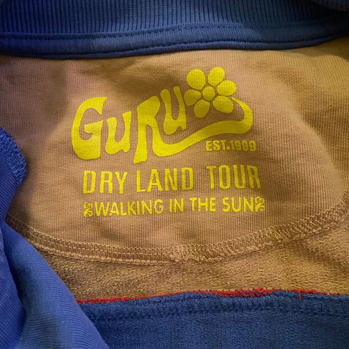 Blå och gul jacka från Guru - 90