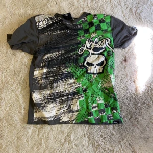 T-shirt - Andvänd 1 gång bra skick