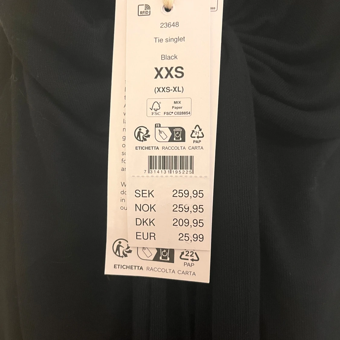 Svart linne från Bik Bok - 90