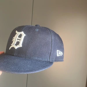 New era 59fifty - Rak keps passar vanliga huven nästan oanvänd