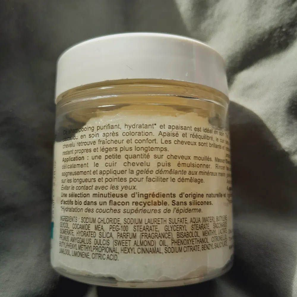 Christophe Robin - Cleansing Purifying Scrub with Sea Salt, 75 ml. Nypris 194 kr. 🤍Fuktgivande pasta, idealisk för detox 🤍Stimulerar hårbotten genom att tillföra mineralsalter 🤍Hårbotten lugnas ner och du slipper klåda 🤍Balanserar känslig/fet hårbott. Övrigt.