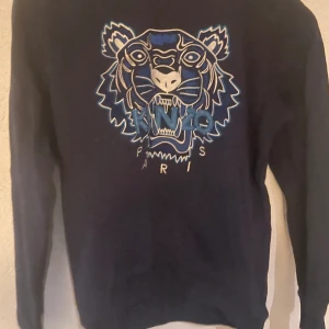 Kenzo tröja  - Storlek 14år typ 165cm 