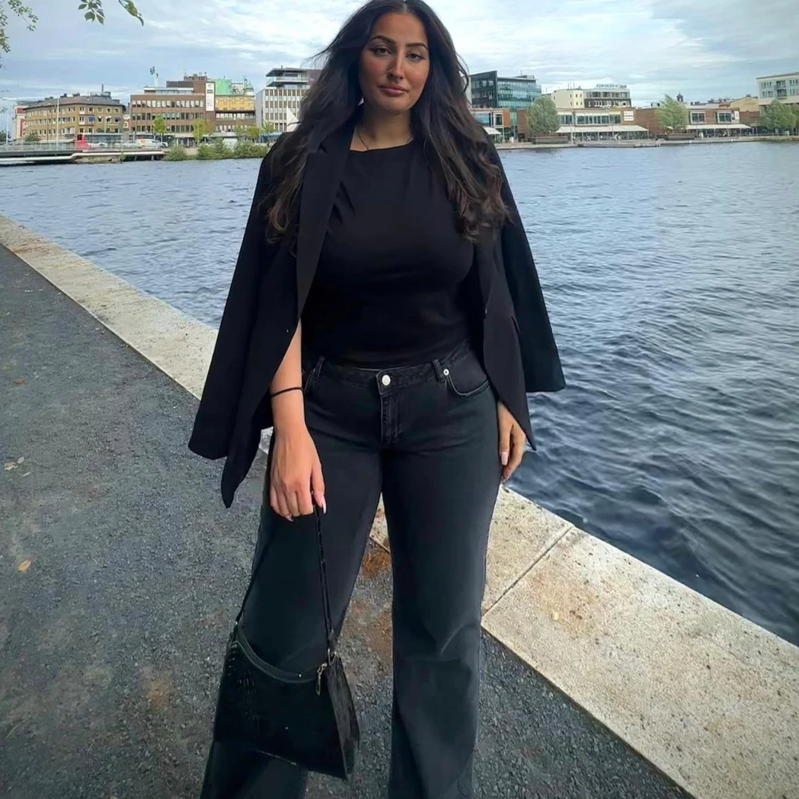 Svarta lågmidjade jeans  - 91