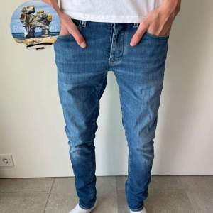 Dondup jeans | skick 9/10 | Size - 31 | Nypris - 2500 kr | Fraktar via PostNord eller instabox på köparens bekostnad | Om du har några frågor eller funderingar tveka inte att höra av dig!