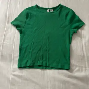 Grön T-shirt, tanktop, liten i strl