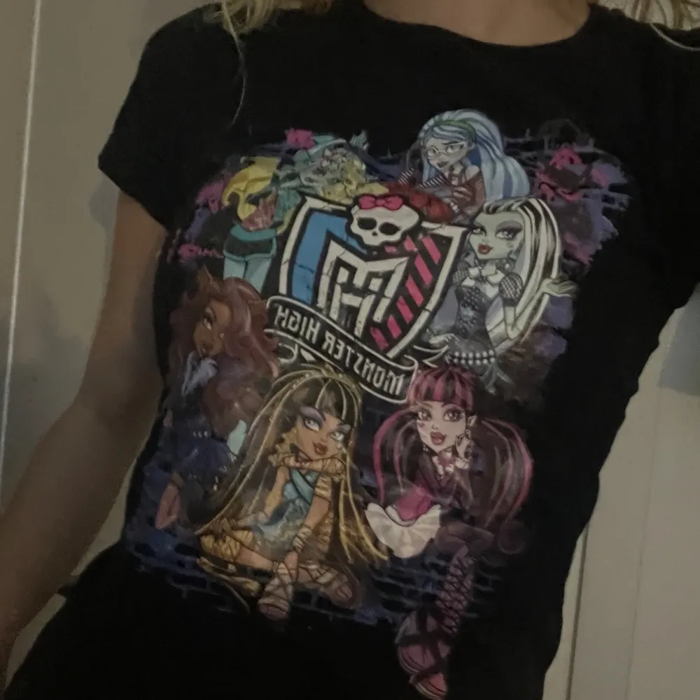 Såå gullig Monster High tshirt. . T-shirts.